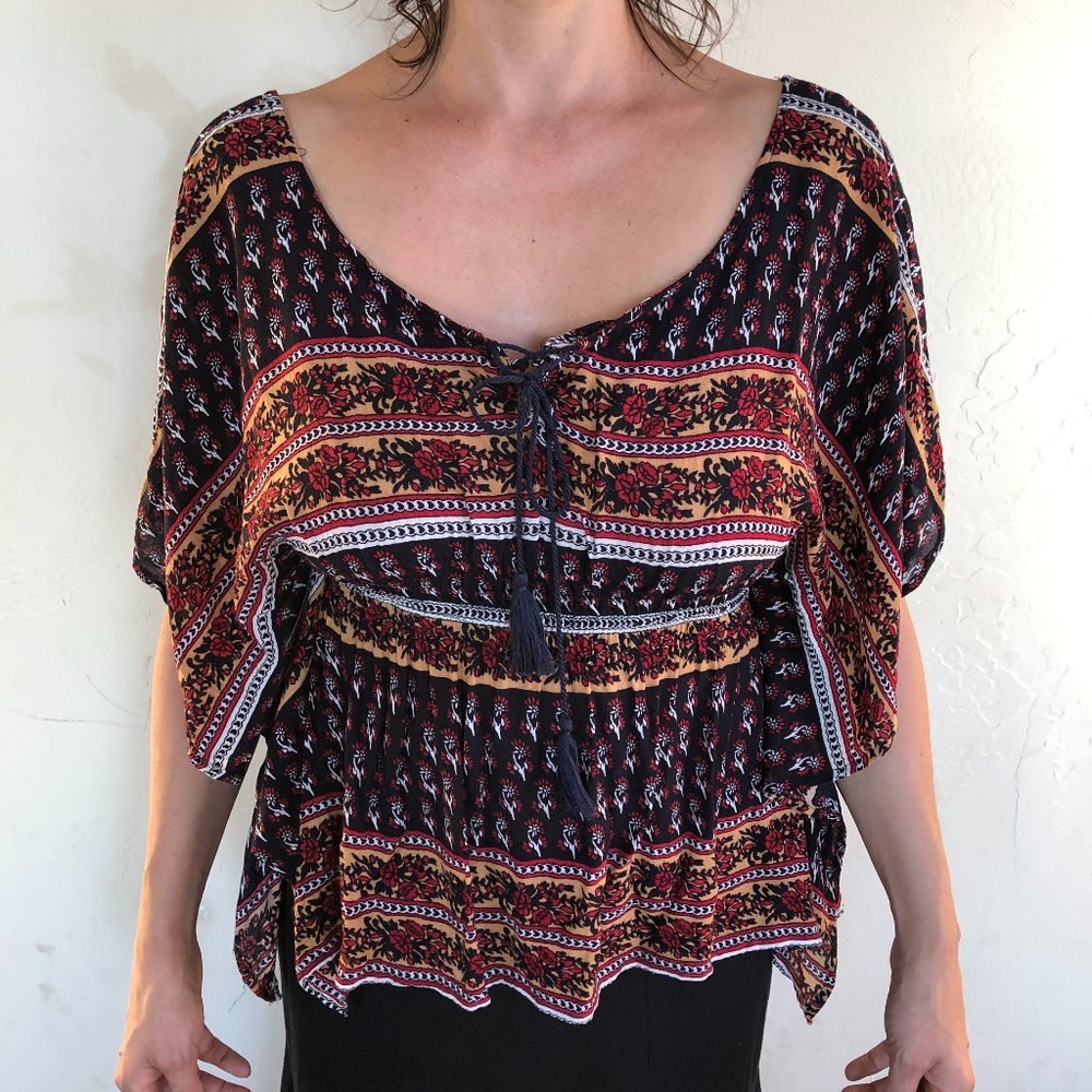 Forever 21 Black Gold Red Patterned Tunic Shirt M